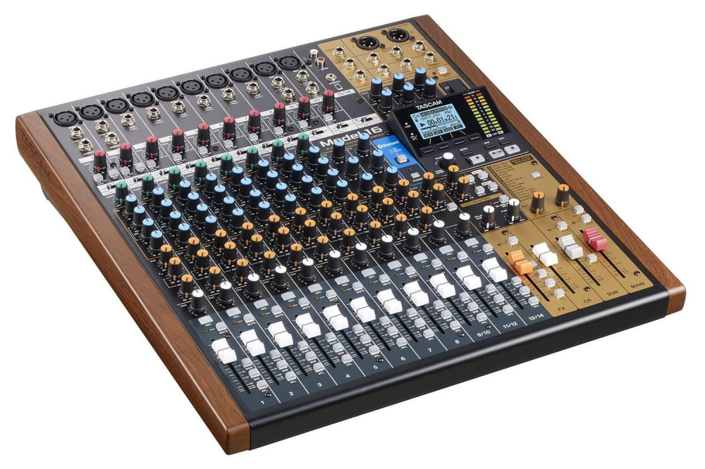 Tascam - Model 16