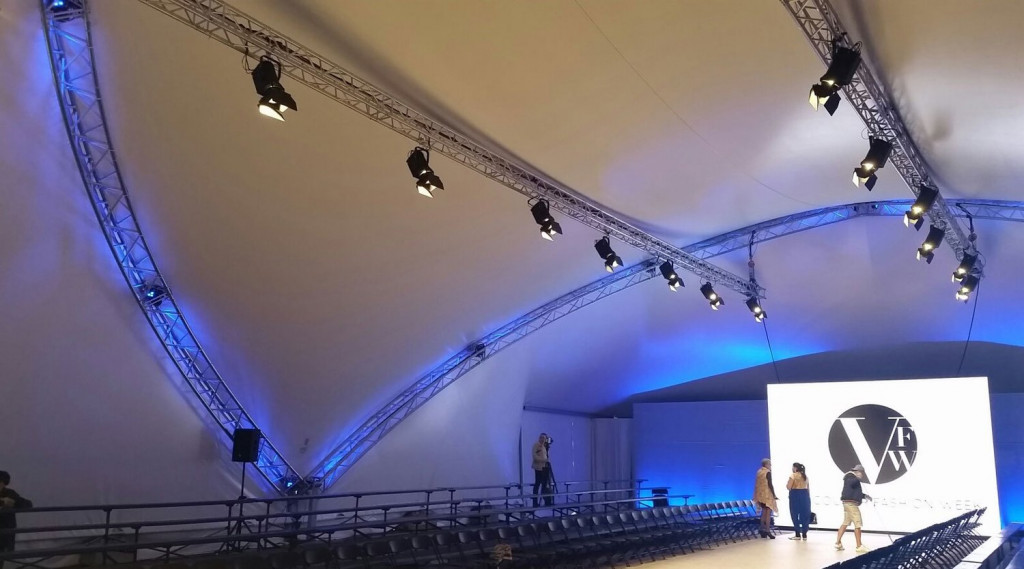 Chauvet Professional - Ovation F-165WW – 10. kép